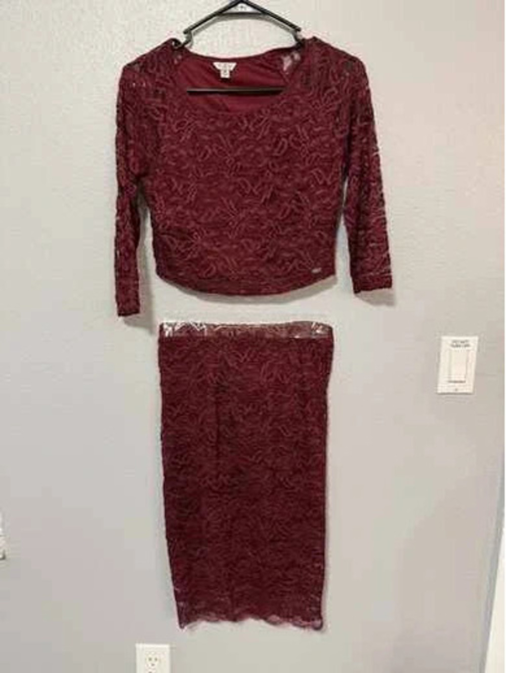 #6134 GUESS Burgundy Lace Two-Piece Set Top M Skirt S